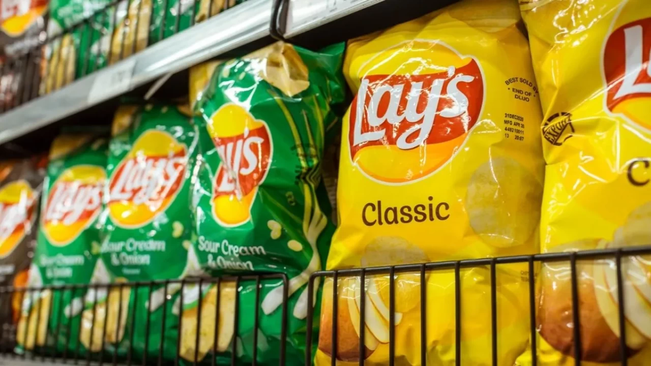 Coca Cola'nın ardından Lay's'in bir ürünü de toplatılıyor