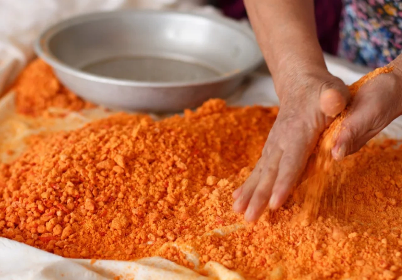 Köy tarhanası diye millete boyalı çorba içirmişler!