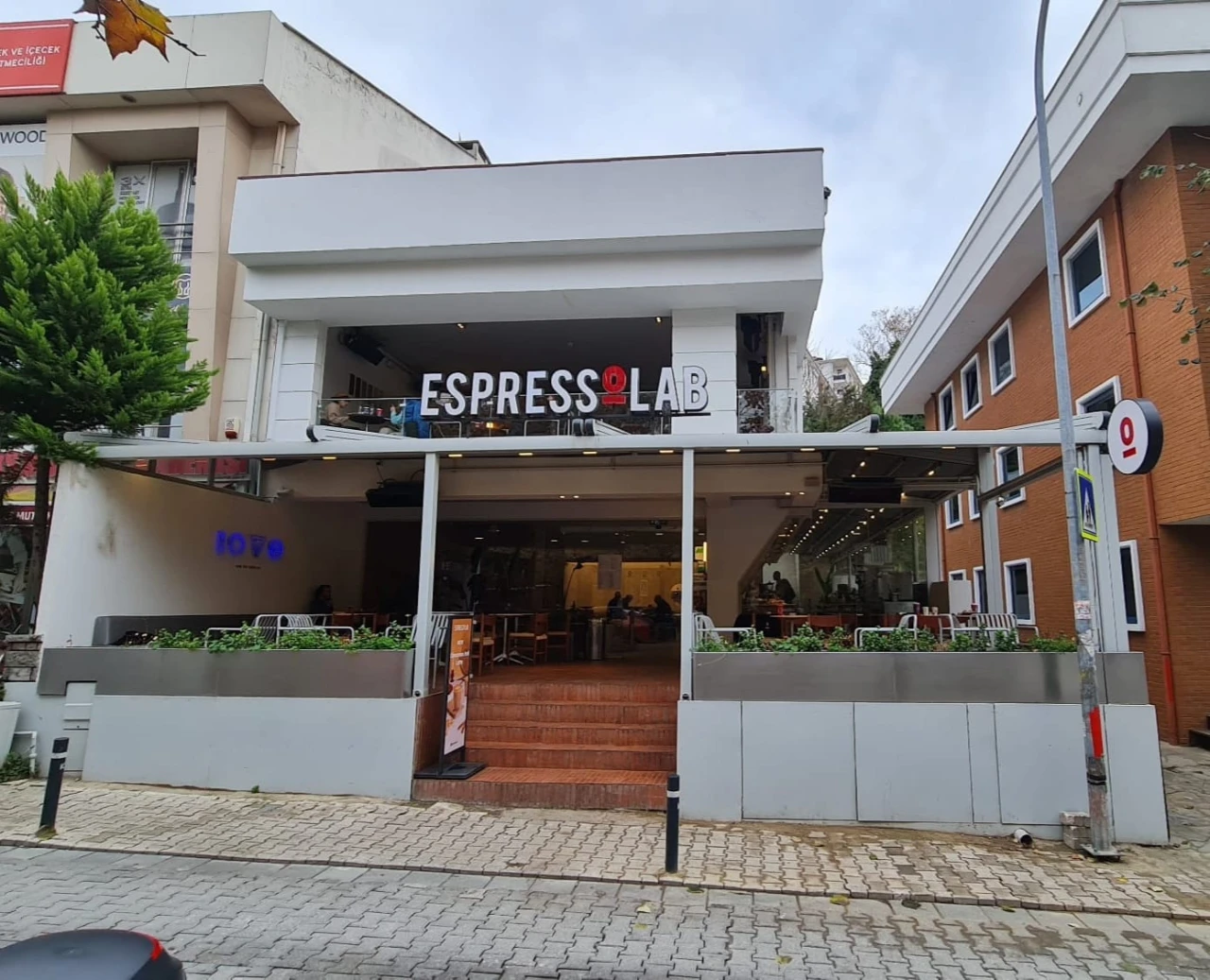 Espressolab şubesi boykota direnemedi!