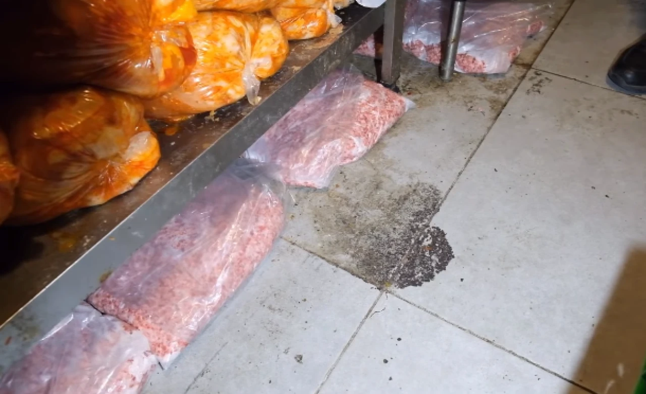 Pislik, pas, katran gibi yağ... İstanbul'dan restoran manzaraları