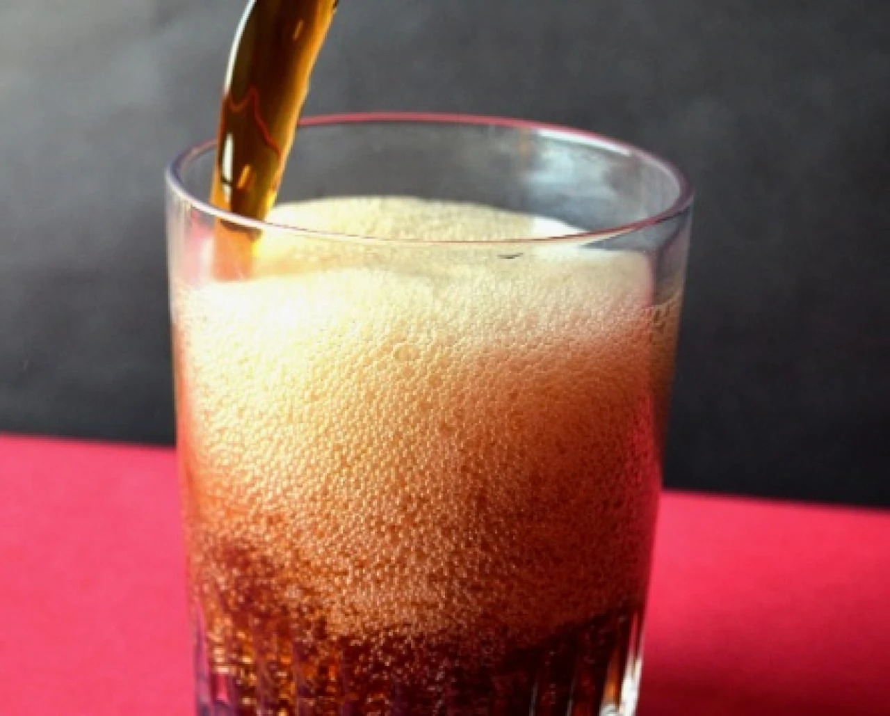 Gazlı içecek içerken bir kez daha düşünün!