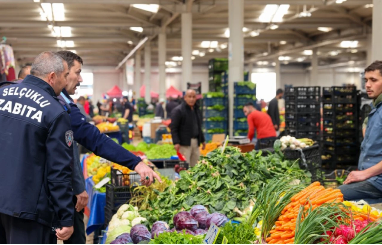 Gıda fiyatları dünyada düşüyor, Türkiye'de neden artıyor?