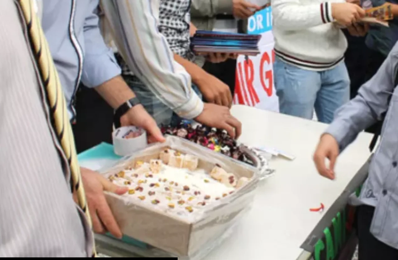 Lokumun içine ne koydunuz; yiyen 40 öğrenci zehirlendi