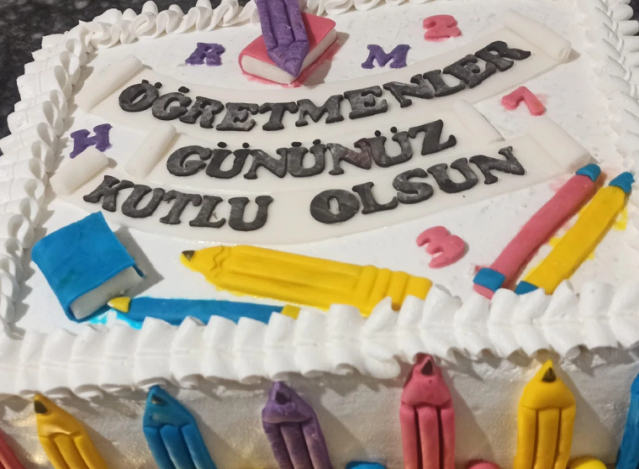 Bu kez de pasta zehirledi; 9 öğrenci zehirlendi, 5'i takip altında