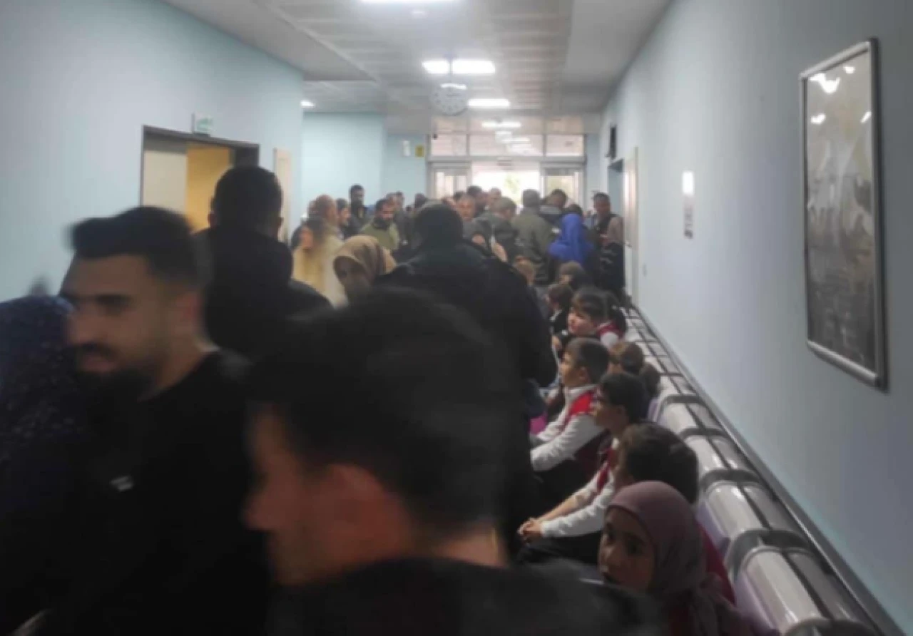 Tavuk yiyen genç kız öldü, Okul yemeği 120 öğrenciyi zehirledi