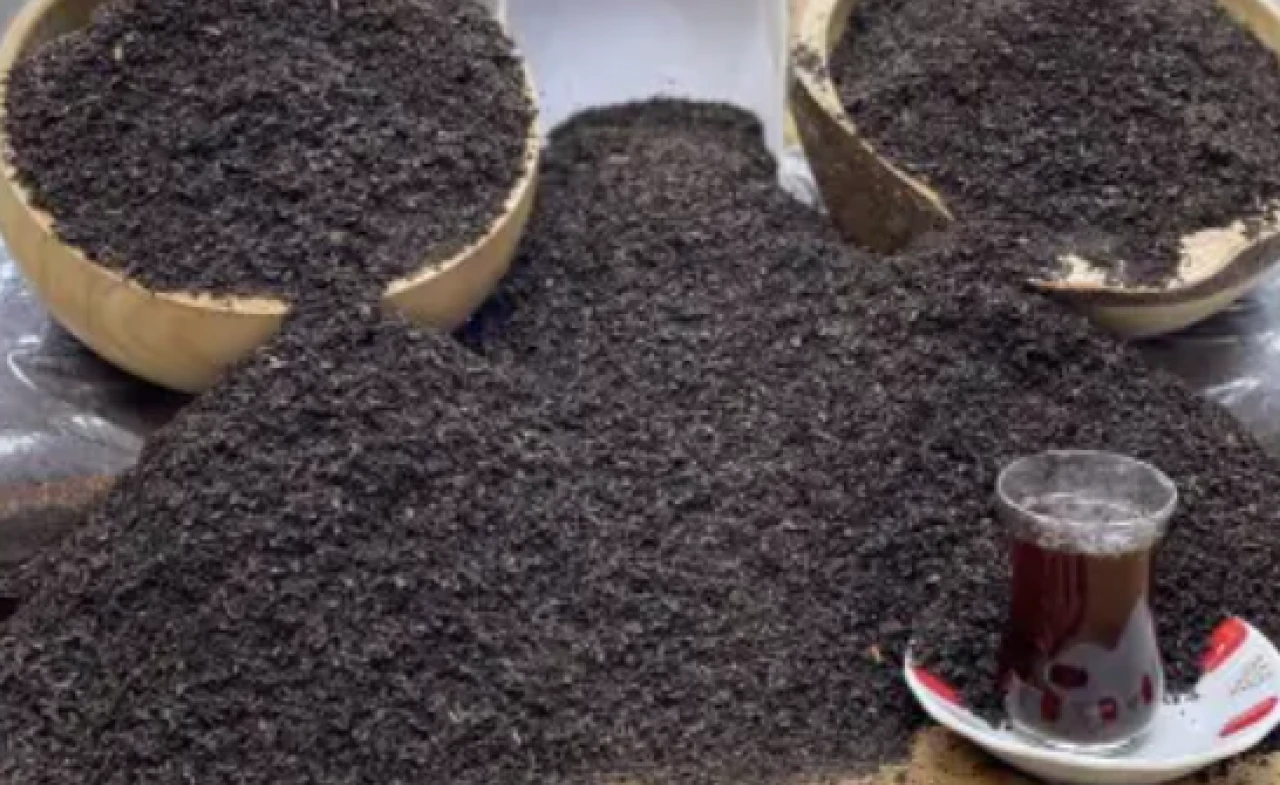 Ünlü çay markasında da gıda boyası kullanılmış!