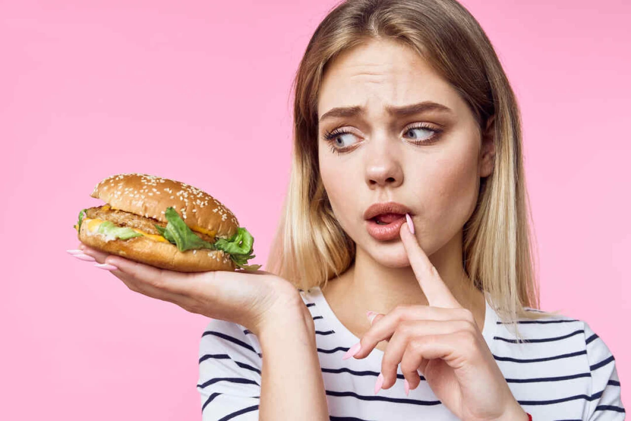 Sürekli yemek düşünmek normal mi?