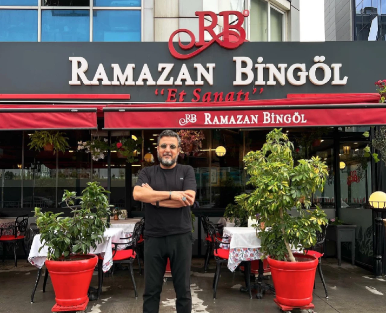 Ramazan Bingöl'ün lahmacunu gelip almayana yüzde 50 daha pahalı!