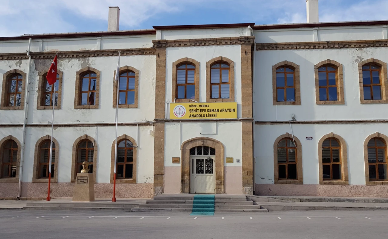 Tavuk döner yiyen 3 öğrenci hastaneye kaldırıldı!