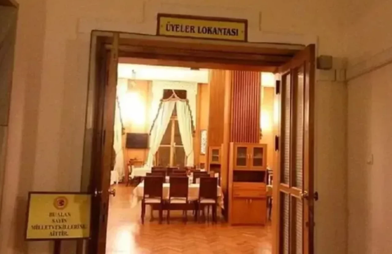 TBMM'de zehirlenme denetimi.. Yemek ve sulardan örnekler alındı