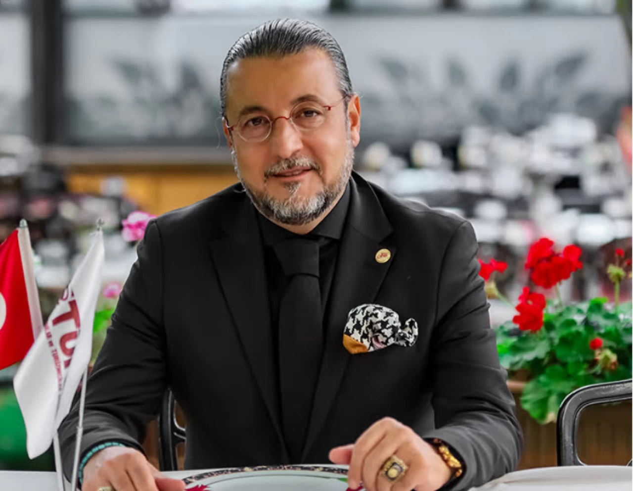 "Serpme kahvaltı zorunluluğunu yasayla engellemek gerekiyor"