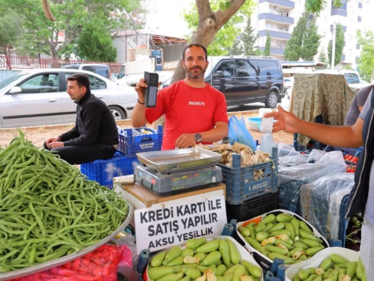 Pazarlarda kredi kartı zorunlu mu?
