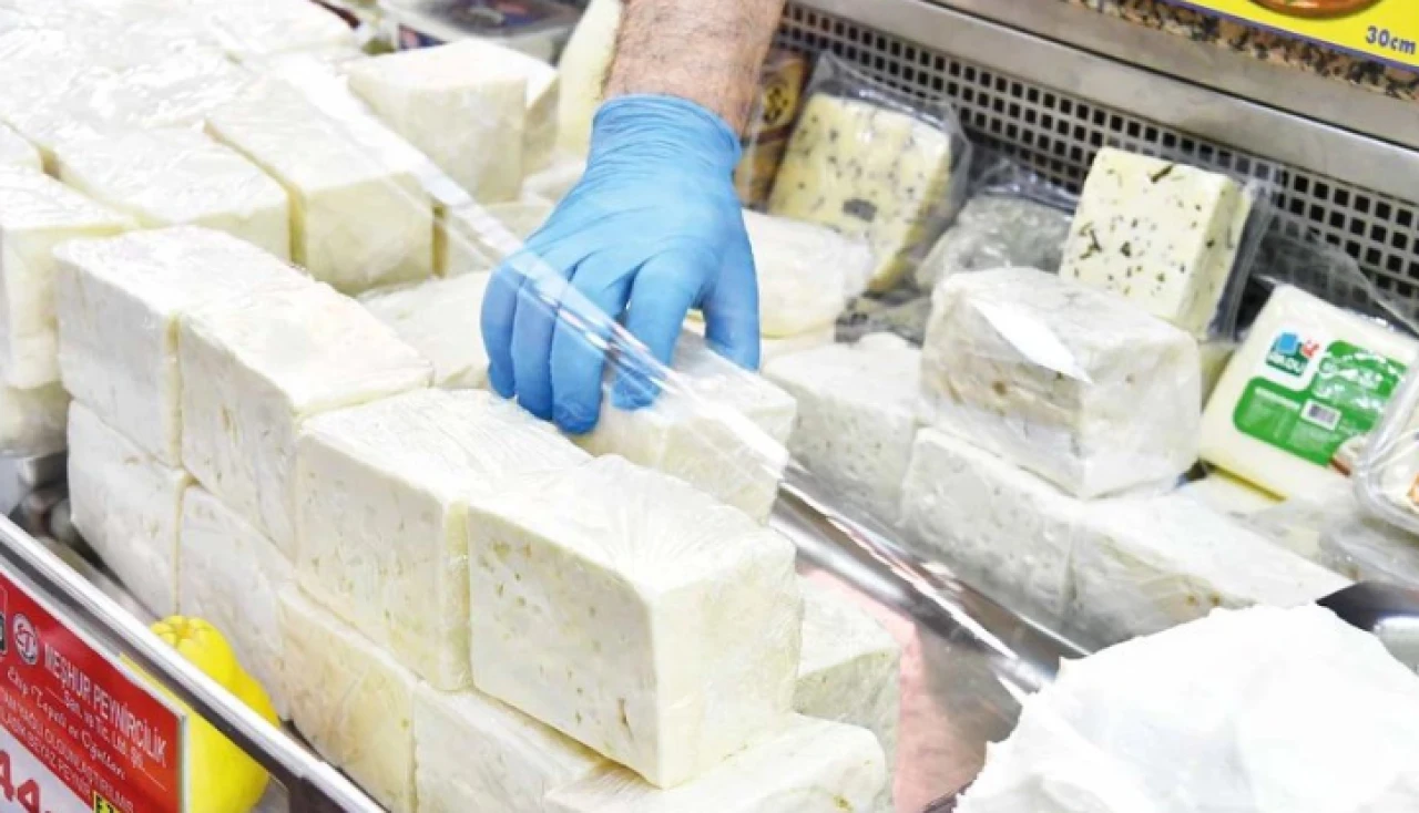 Peynirde peş peşe Listeria alarmı: 5 ülkede geri çağırma, 1 ölüm