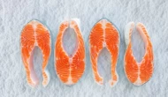 Türk somonu Omega-3 zengini algle beslenip premium oluyor