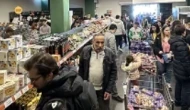 Tarihi geçmiş gıda satan market, zincir oldu!