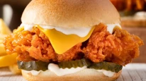 Türkiye'de her 100 liralık restoran harcamasının 38 lirası fast food zincirlerine gidiyor