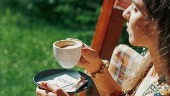 "Kanserden korunmak için kahveyi güneş altında için"