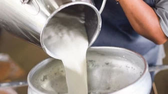 Çiğ süt fiyatı için takvim daralıyor.. USK Başkanından yeni açıklama!