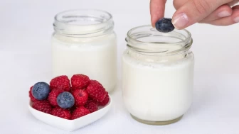 Sade kefirin faydaları.. Sade kefir mi meyveli kefir mi?