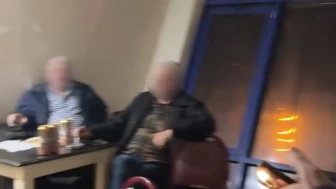 Başkan tekel bayisinin gizli birahanesini buldu!