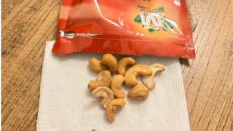 Migros'un kaju paketinden sigara izmariti çıktı!