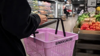 Markette aşk arayışı: Ters ananas, pembe sepet…