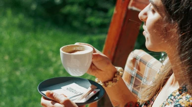 "Kanserden korunmak için kahveyi güneş altında için"