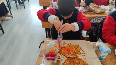 İlkokul öğrencileri hayır lahmacunundan zehirlendi