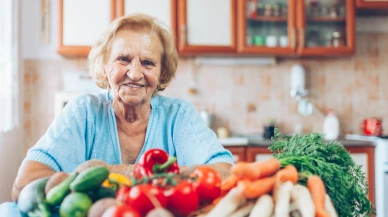 Genç kalma diyeti belirginleşiyor.. Genç kalmanın sırrı polifenollerde!