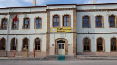 Tavuk döner yiyen 3 öğrenci hastaneye kaldırıldı!