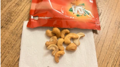 Migros'un kaju paketinden sigara izmariti çıktı!