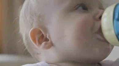 Fransa’da üçüncü bebek ölümü; Geri çağrılan mamalar mercek altında