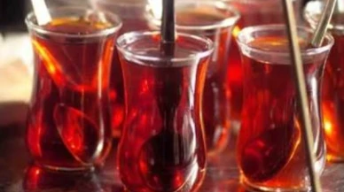 Kahvehanelerde çaya zam; Ajda bardakta çaya fiyat farkı