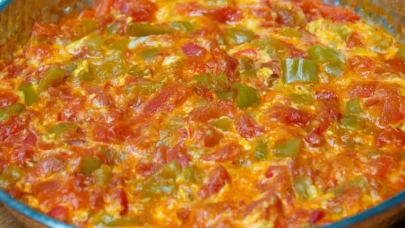 Bu domates biberle menemen yapan zehirlenir