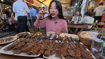 Mukbeng akımı İstanbul'a sıçradı; Mukbeng yıldızı 40 şiş cağ kebabı yedi