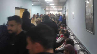 Tavuk yiyen genç kız öldü, Okul yemeği 120 öğrenciyi zehirledi