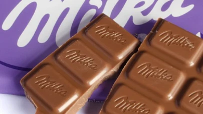 Hollanda'da içinden kauçuk çıkan Milka çikolatalar geri çağrıldı