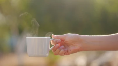 Çok sıcak çay ve kahve içenler dikkat: Araştırmada kanser riskiyle bağlantı bulundu