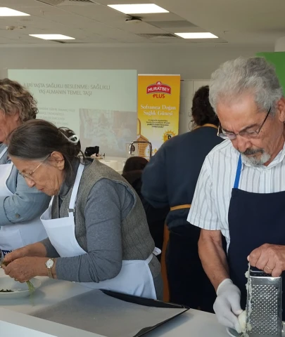 Yaşlılıkta beslenme nasıl olmalı eğitimi