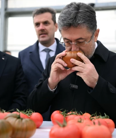 Pestisit kalıntısına barkod önlemi hazırlığı.. Bakan Yumaklı açıkladı..