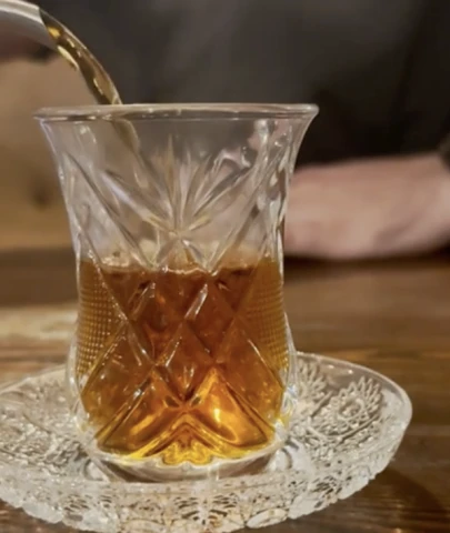 Kristal Bardakta Çay İçmek Güvenli mi? Araştırmada kurşun geçişi dikkat çekti