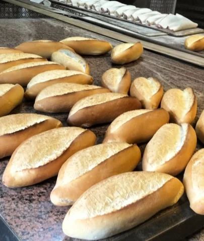 Beyaz ekmek dönemi kapanıyor mu? Ekmekte renklendirici yasağı..