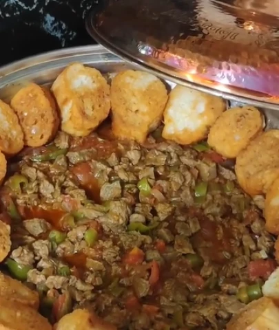 Bakır tencerede pişen yemek sonrası 16 kişi hastanelik oldu: Bakır zehirler mi?