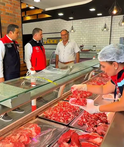 Mersin'de kasaplara eş zamanlı "tek tırnaklı" denetimi; Ankara'dan denetçi geldi