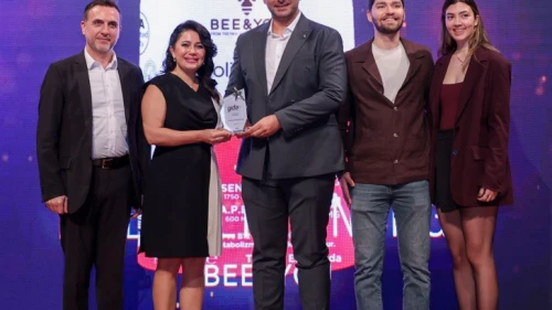 Türk kadın girişimci arı ürünleriyle Atina'da ödül kazandı