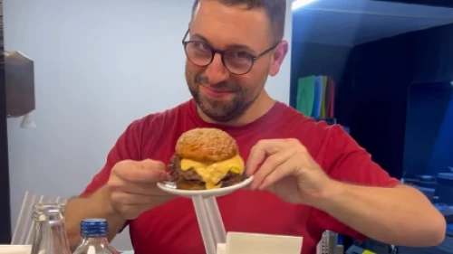 Şifreyle girilebilen Zmash Burger'e inceleme; Zmash'in sahibi kim?