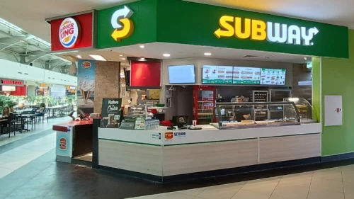 Fast food devi küçülüyor; Türkiye'de şubeleri var.. 729 restoran kapatılıyor!