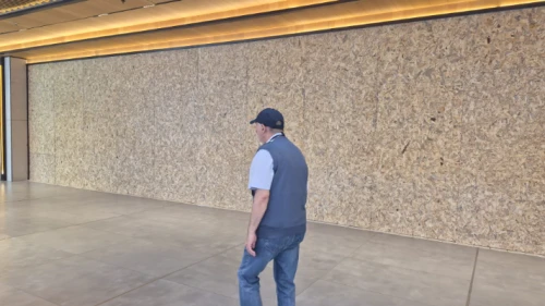 Türkiye'nin ilk hipermarketine ahşap duvar; İçerenköy Carrefour tamamen mi kapanıyor?