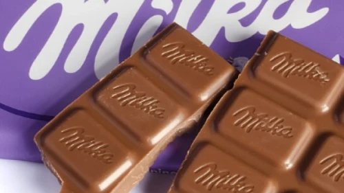 Hollanda'da içinden kauçuk çıkan Milka çikolatalar geri çağrıldı