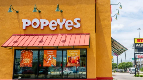Fast food devinde kriz: 97 Popeyes restoranı satıldı